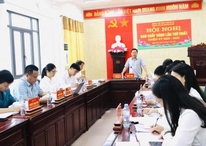 Ban Thường vụ Đảng ủy xã Nghĩa Đàn tổ chức phiên họp đầu tiên